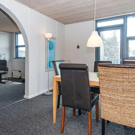 Vakantiehuis Cozy House Near Sea Havrvig
